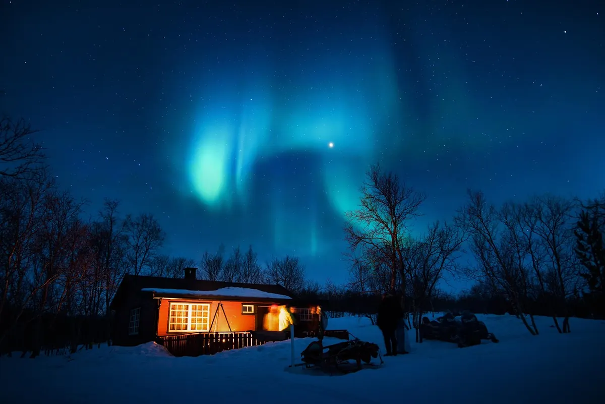 A Beginner's Guide to the Aurora Borealis in the UK: When and Where to See the Northern Lights
