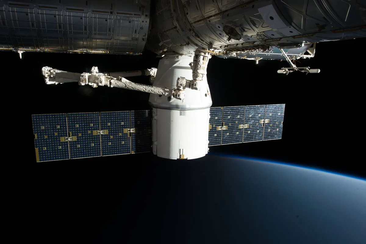 What Is a Satellite Constellation? Explainer for UK Skywatchers